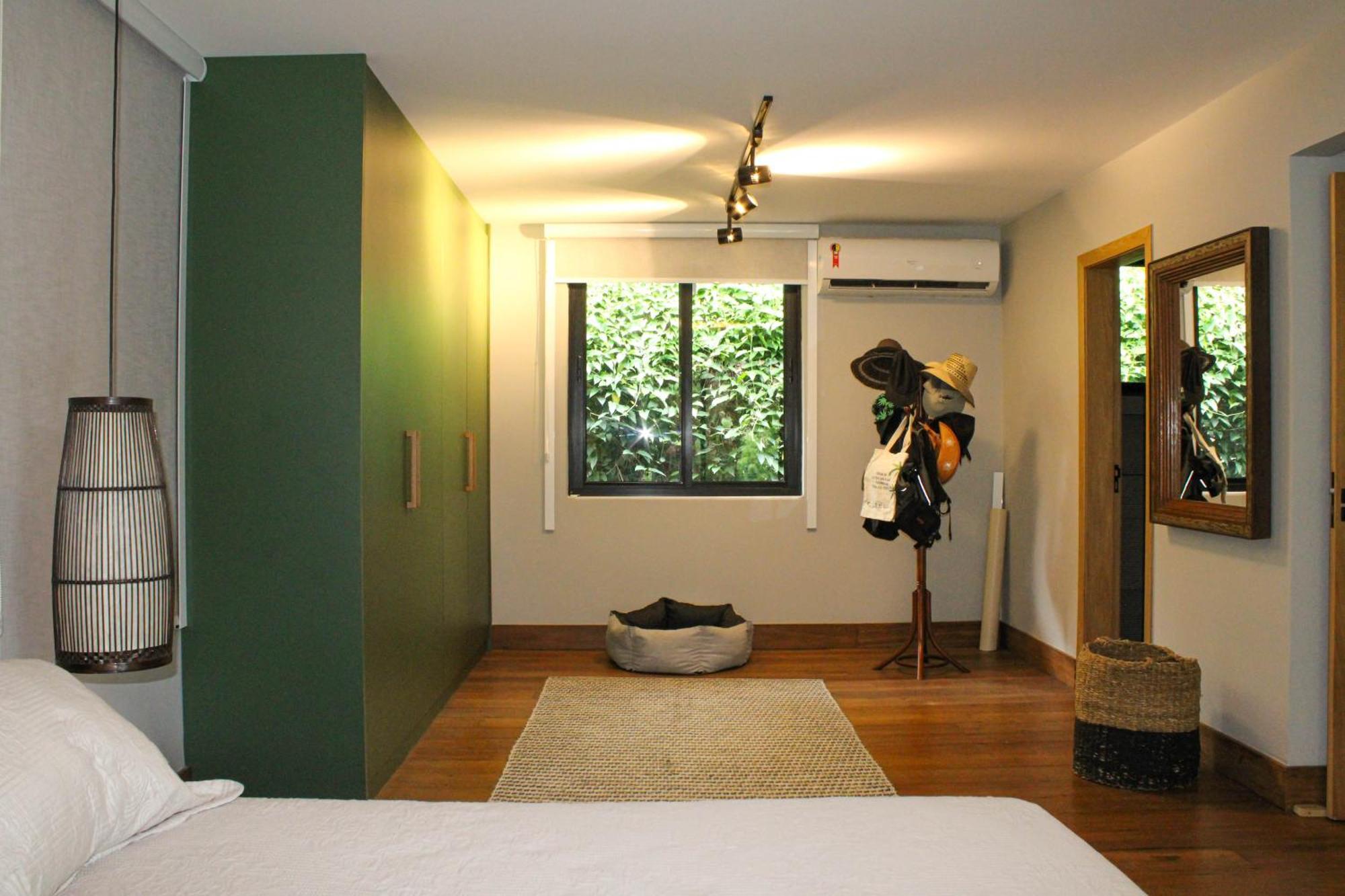 Forest House Retreat *