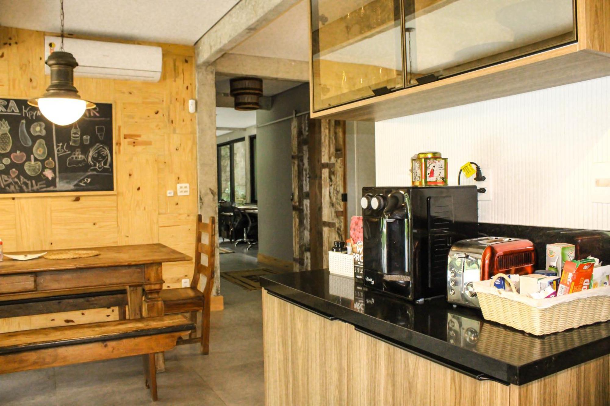 Forest House Retreat *